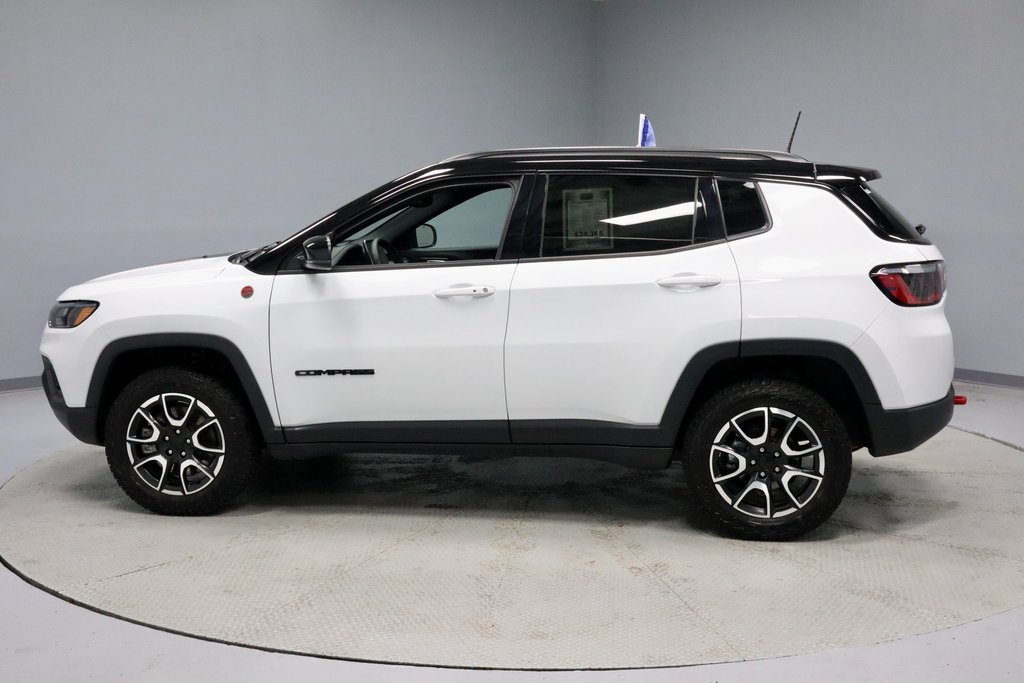 Used 2024 Jeep Compass Trailhawk w/ Trailer Tow Group image 7