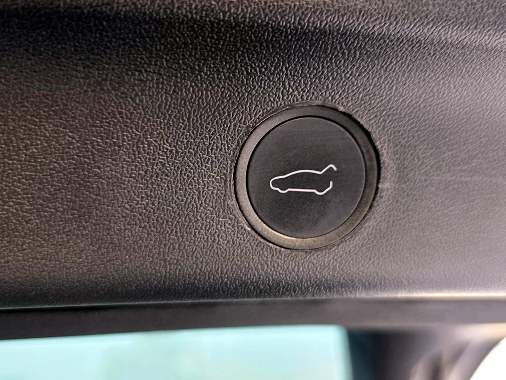 Used 2024 Tesla Model Y Long Range image 33