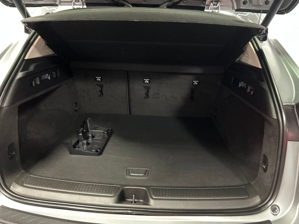 Used 2023 Buick Envision Avenir AWD/4WD image 25