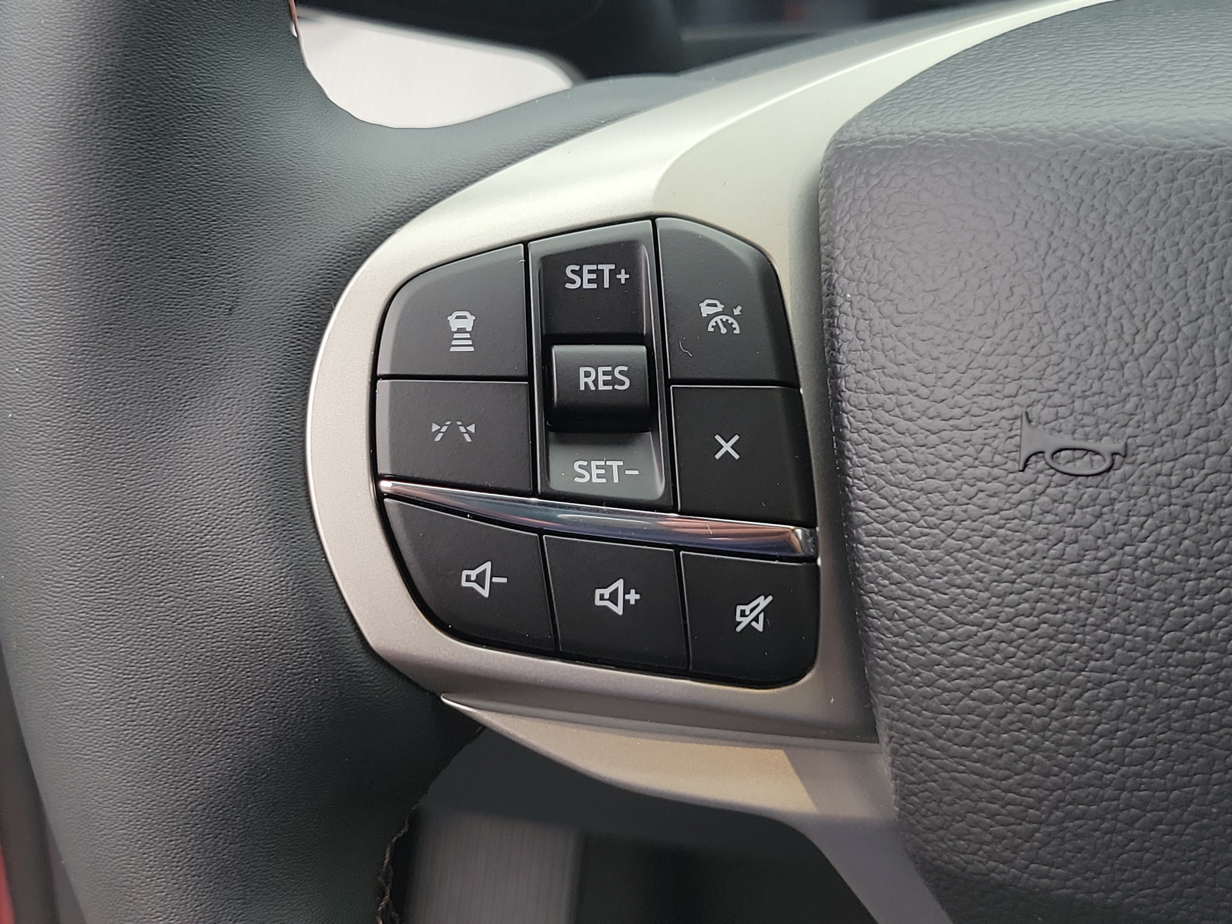 New 2027 Ford Explorer Active w/ Active Comfort Package RWD image 28