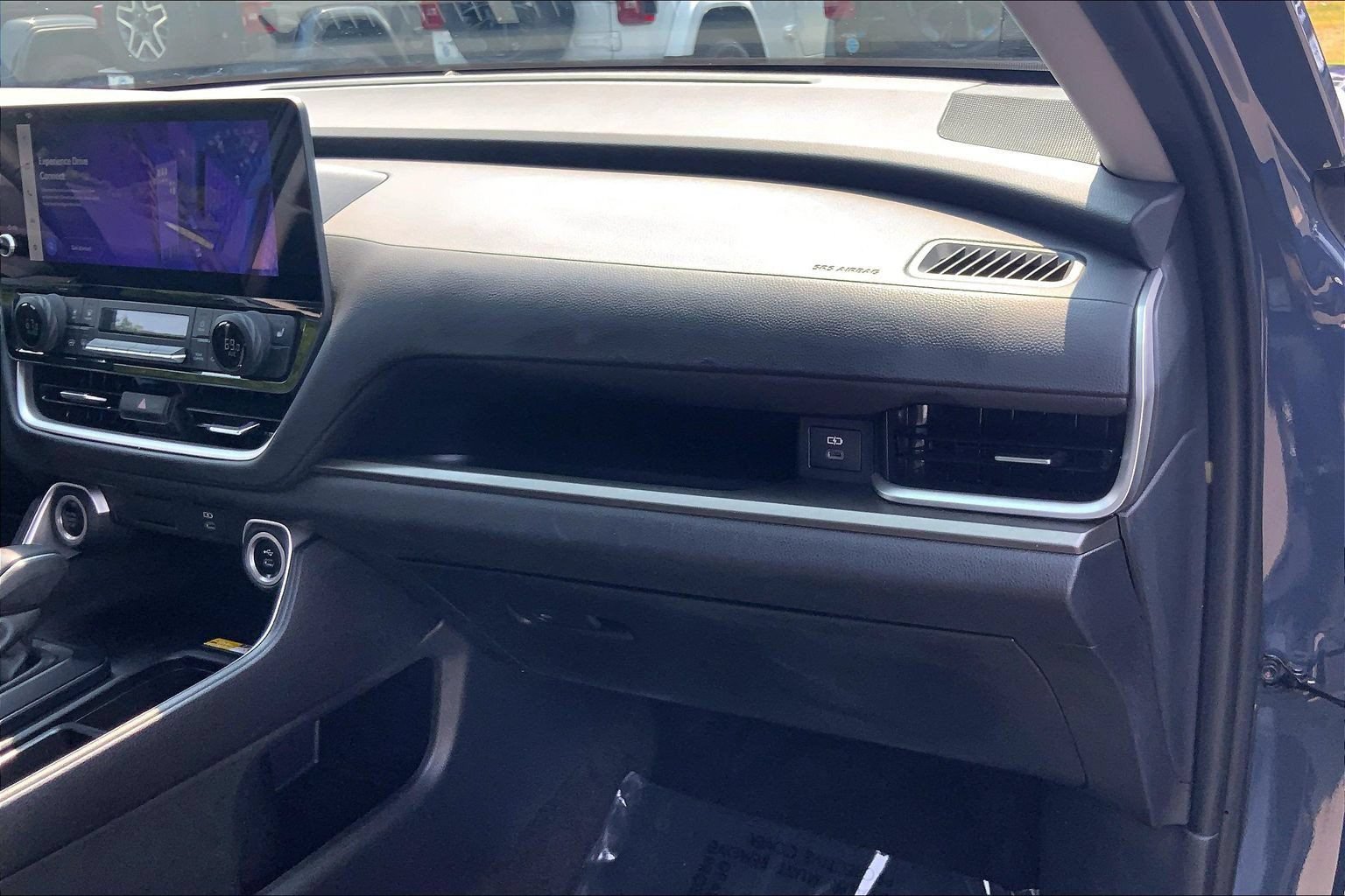 Used 2024 Toyota Grand Highlander AWD image 18
