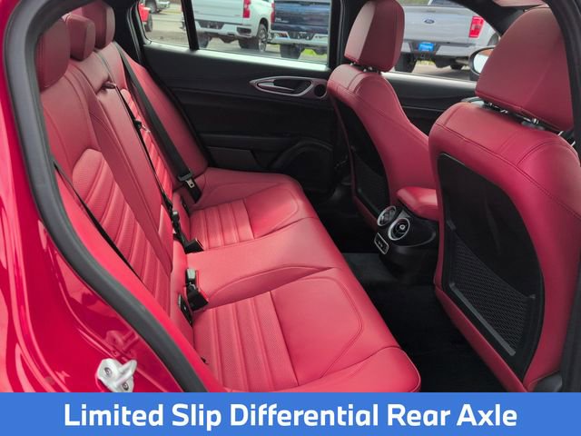 Used 2024 Alfa Romeo Giulia Veloce image 31