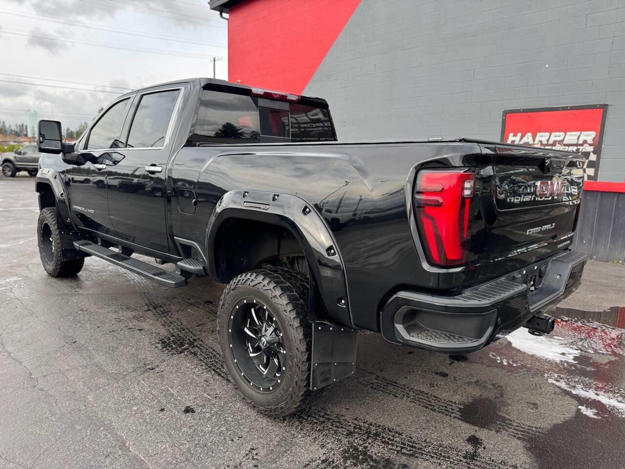 Used 2024 GMC Sierra 3500 Denali w/ Technology Package image 18