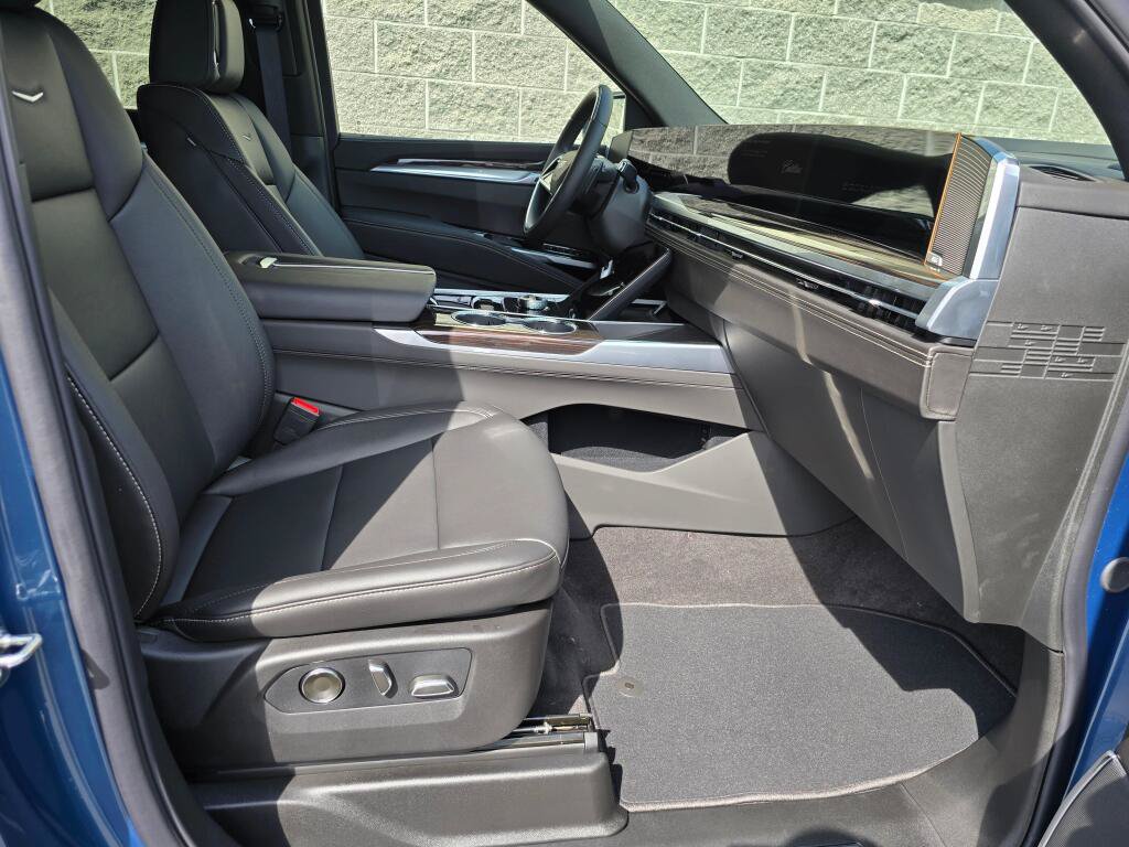 New 2026 Cadillac Escalade 4WD image 17