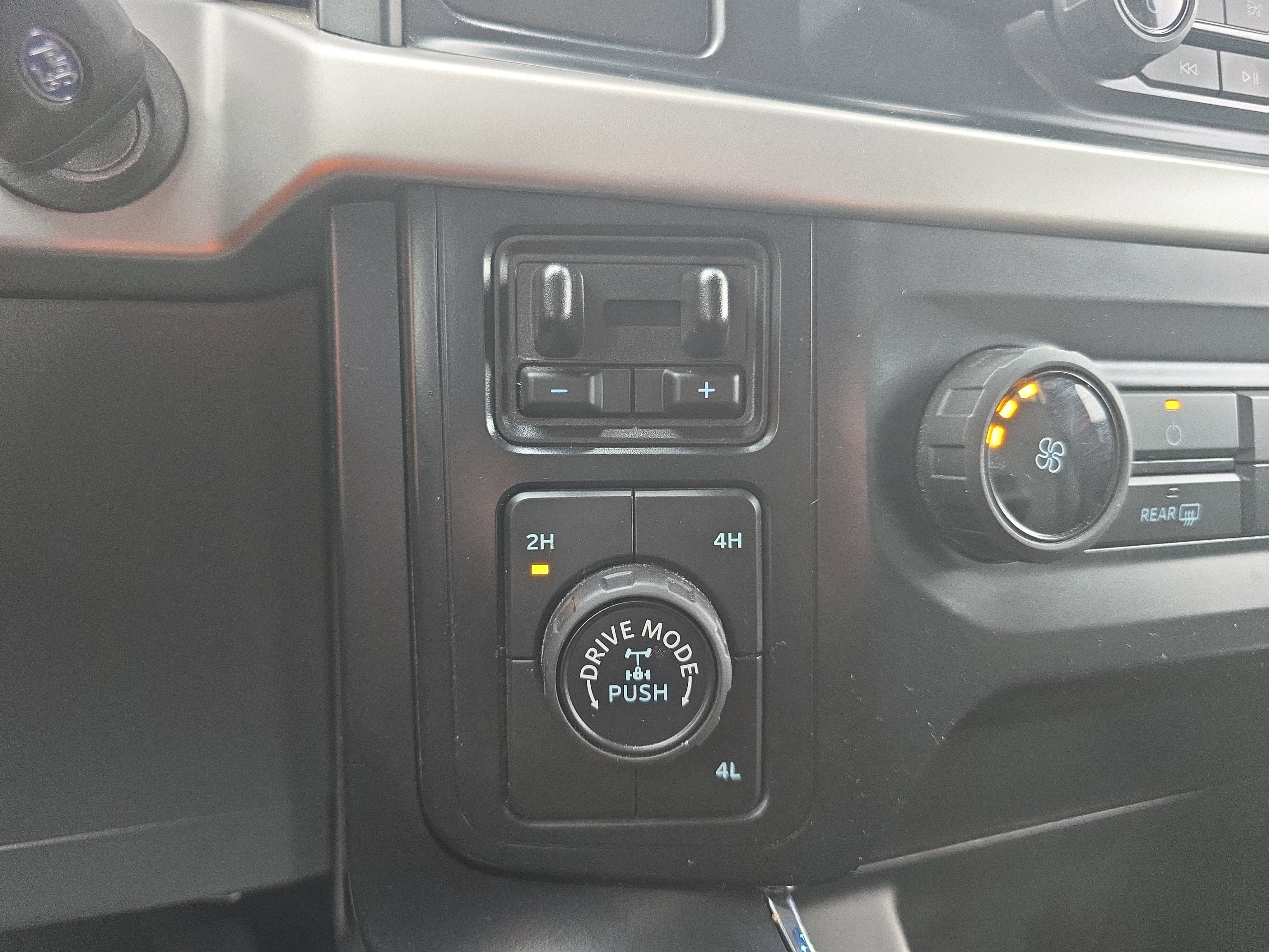 Used 2022 Ford F150 XL w/ Trailer Tow Package image 28