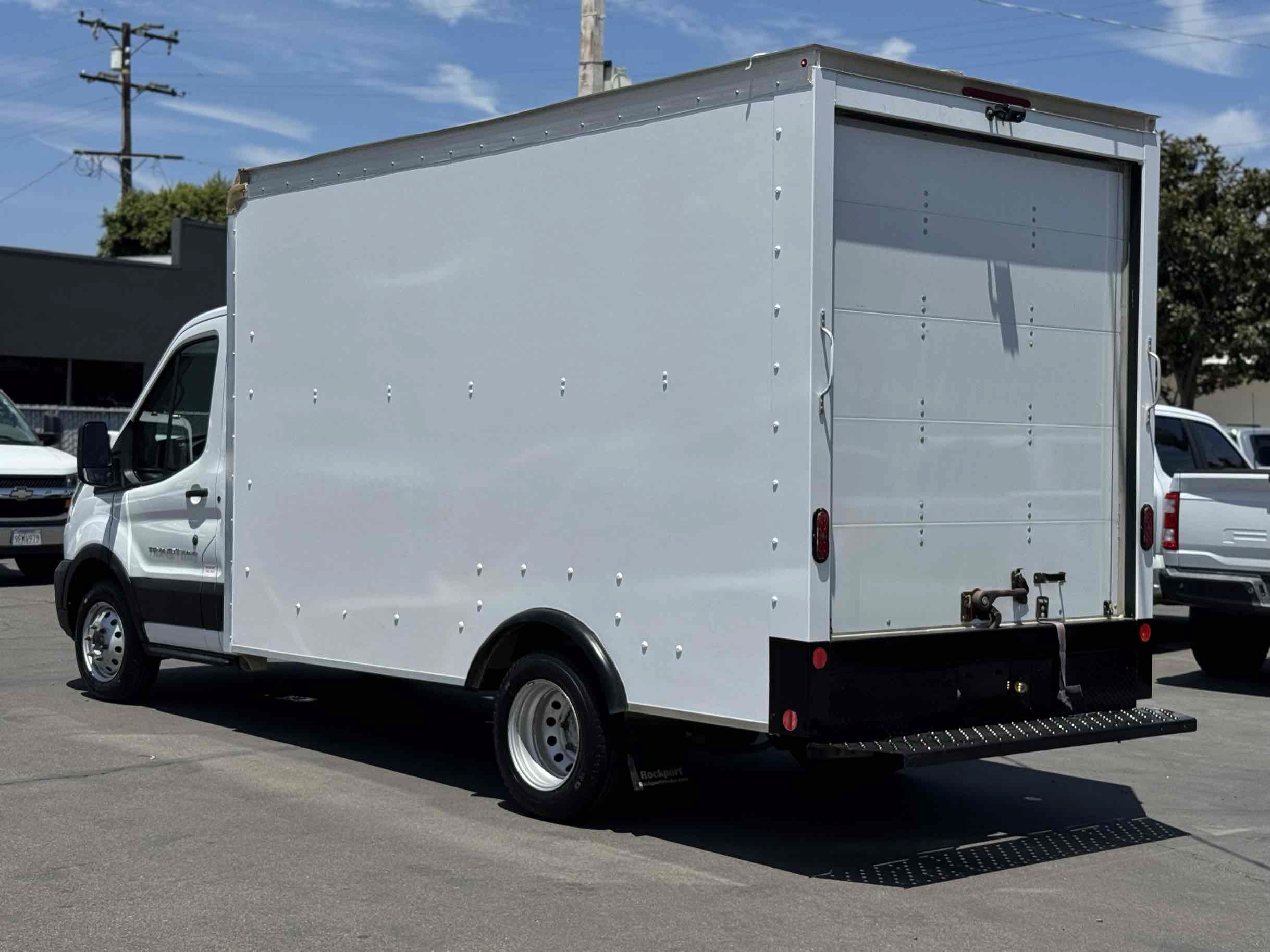 Used 2022 Ford Transit 350 DRW RWD image 4
