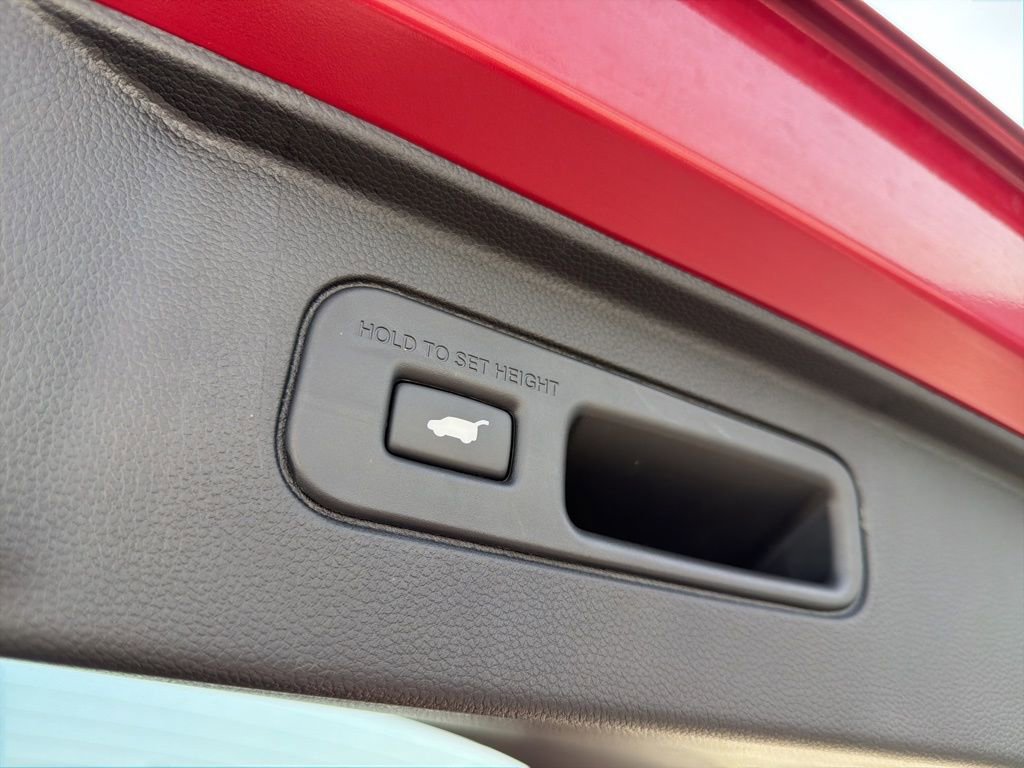 Certified 2025 Honda Pilot Black Edition image 22