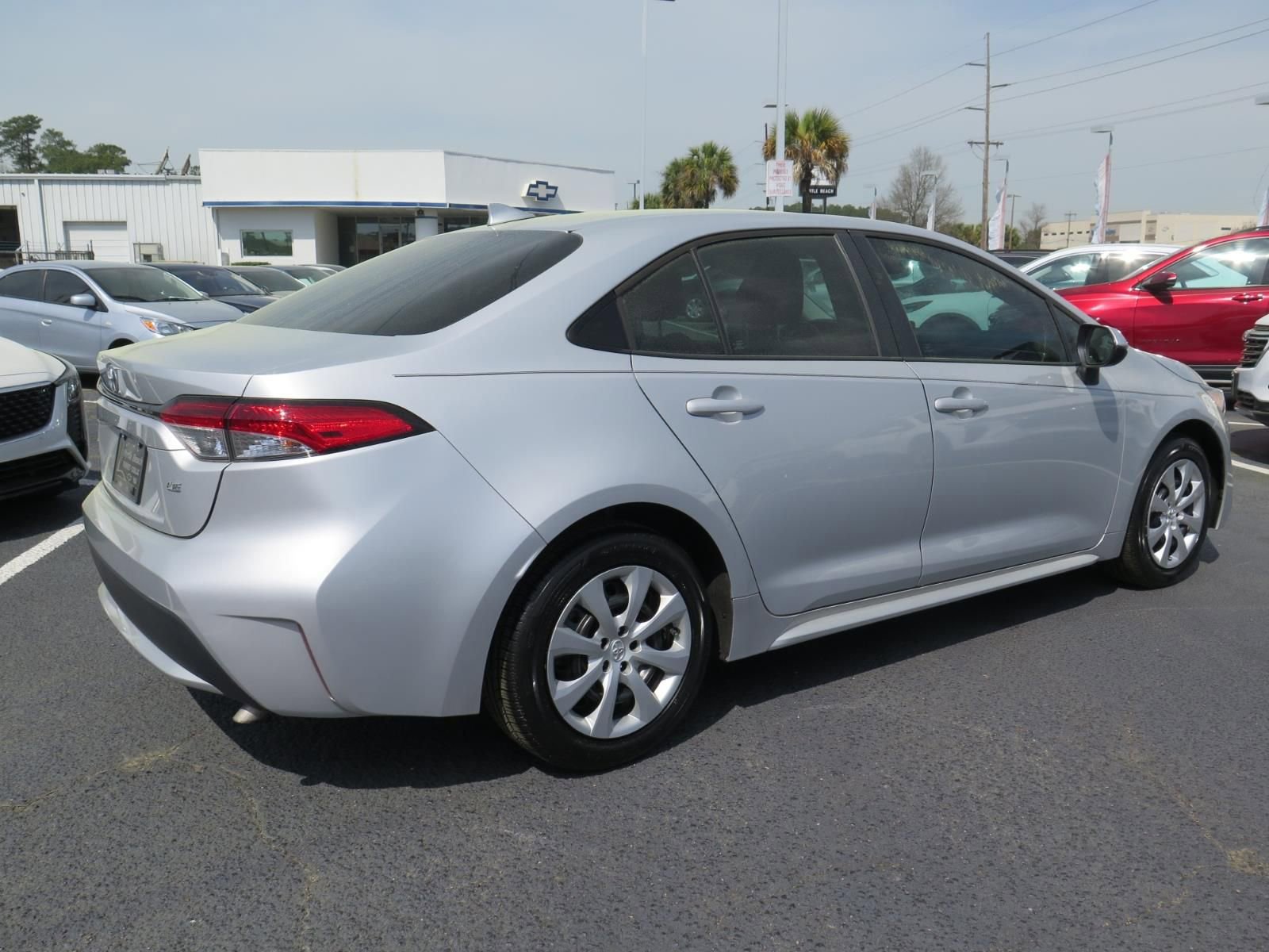 Used 2022 Toyota Corolla LE image 3