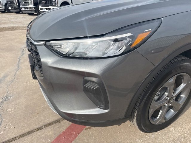 Used 2025 Ford Escape ST-Line image 19