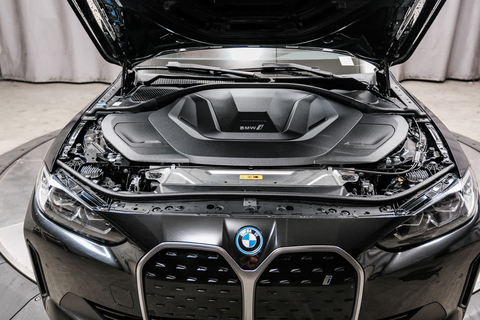 Used 2024 BMW i4 eDrive35 w/ Convenience Package RWD image 32