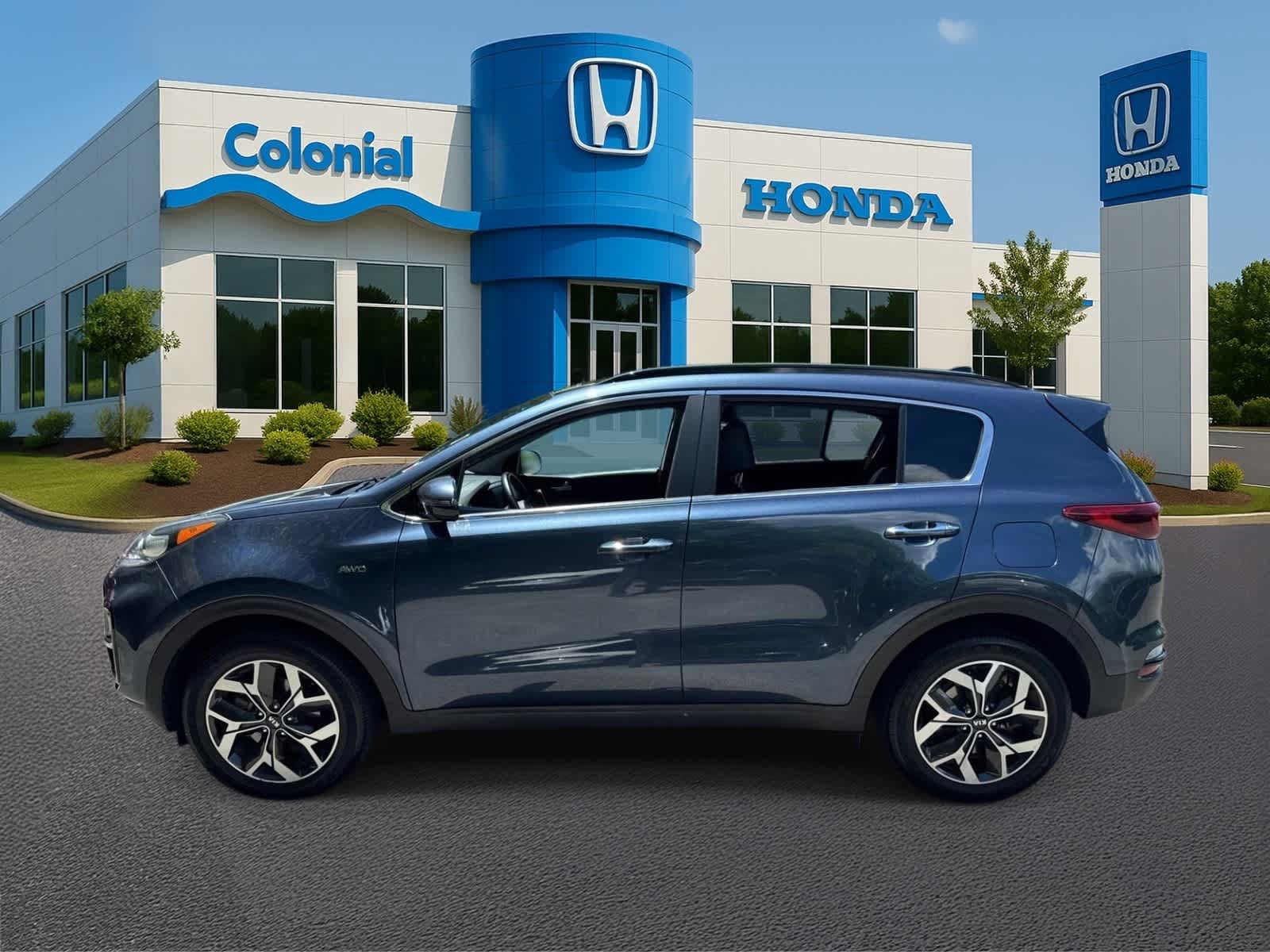 Used 2021 Kia Sportage EX w/ EX Technology Package AWD/4WD image 2
