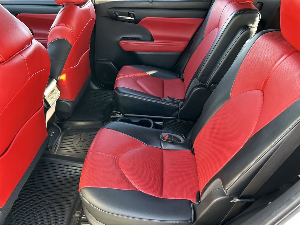 Used 2022 Toyota Highlander XSE image 26