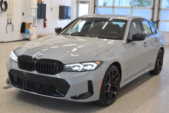 New 2026 BMW 330i xDrive Sedan w/ M Sport Package AWD/4WD image 9