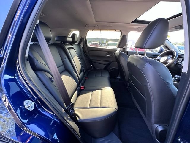 Used 2024 Nissan Rogue SV w/ SV Premium Package FWD image 32