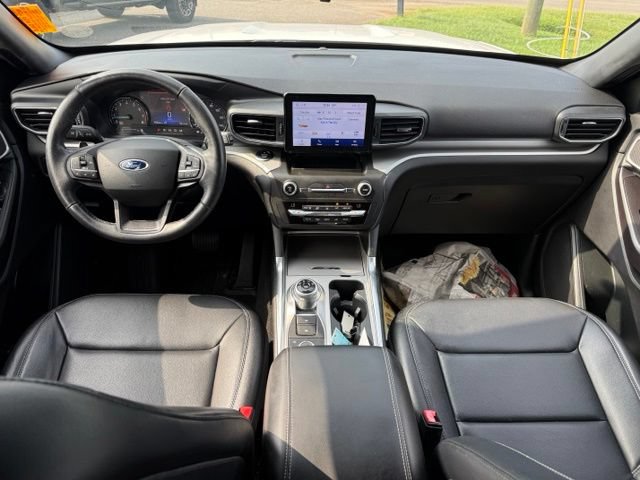 Used 2020 Ford Explorer XLT w/ Equipment Group 202A AWD/4WD image 19