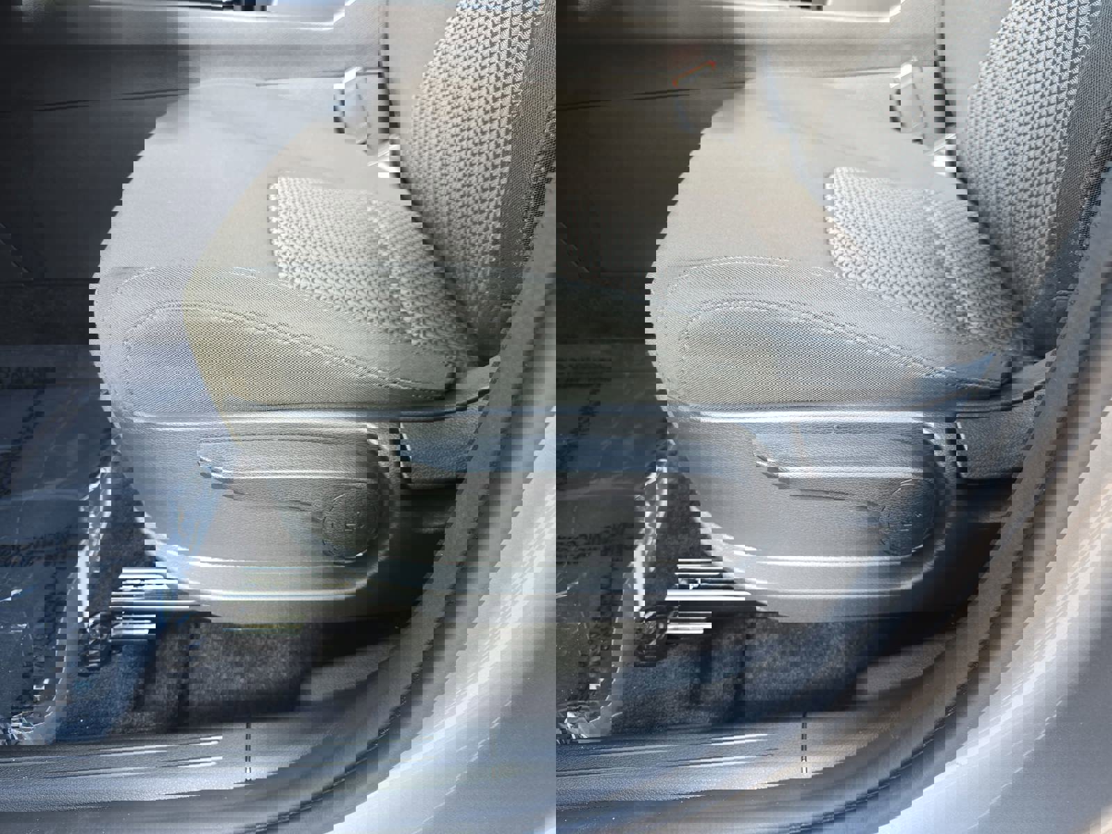 Used 2025 Kia Sportage LX image 30