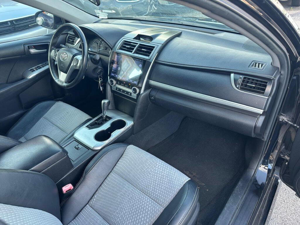 Used 2012 Toyota Camry image 19