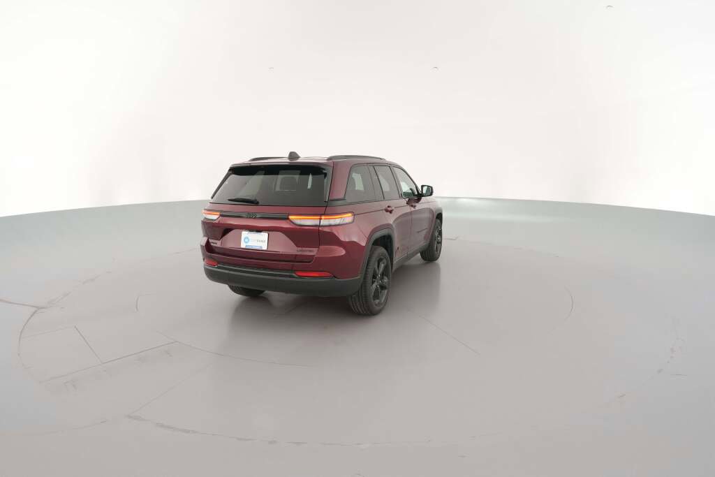 New 2025 Jeep Grand Cherokee Limited w/ Black Appearance Package image 11