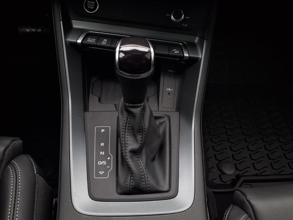 Used 2025 Audi Q3 2.0T Premium w/ Convenience Package image 17