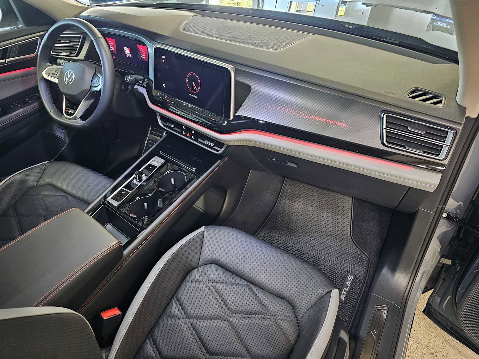 Used 2026 Volkswagen Atlas Peak Edition AWD/4WD image 11
