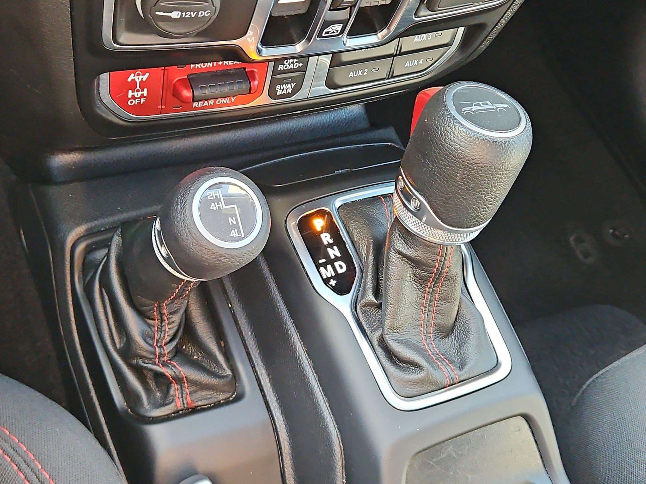 Used 2022 Jeep Gladiator Rubicon w/ Cold Weather Group AWD/4WD image 22