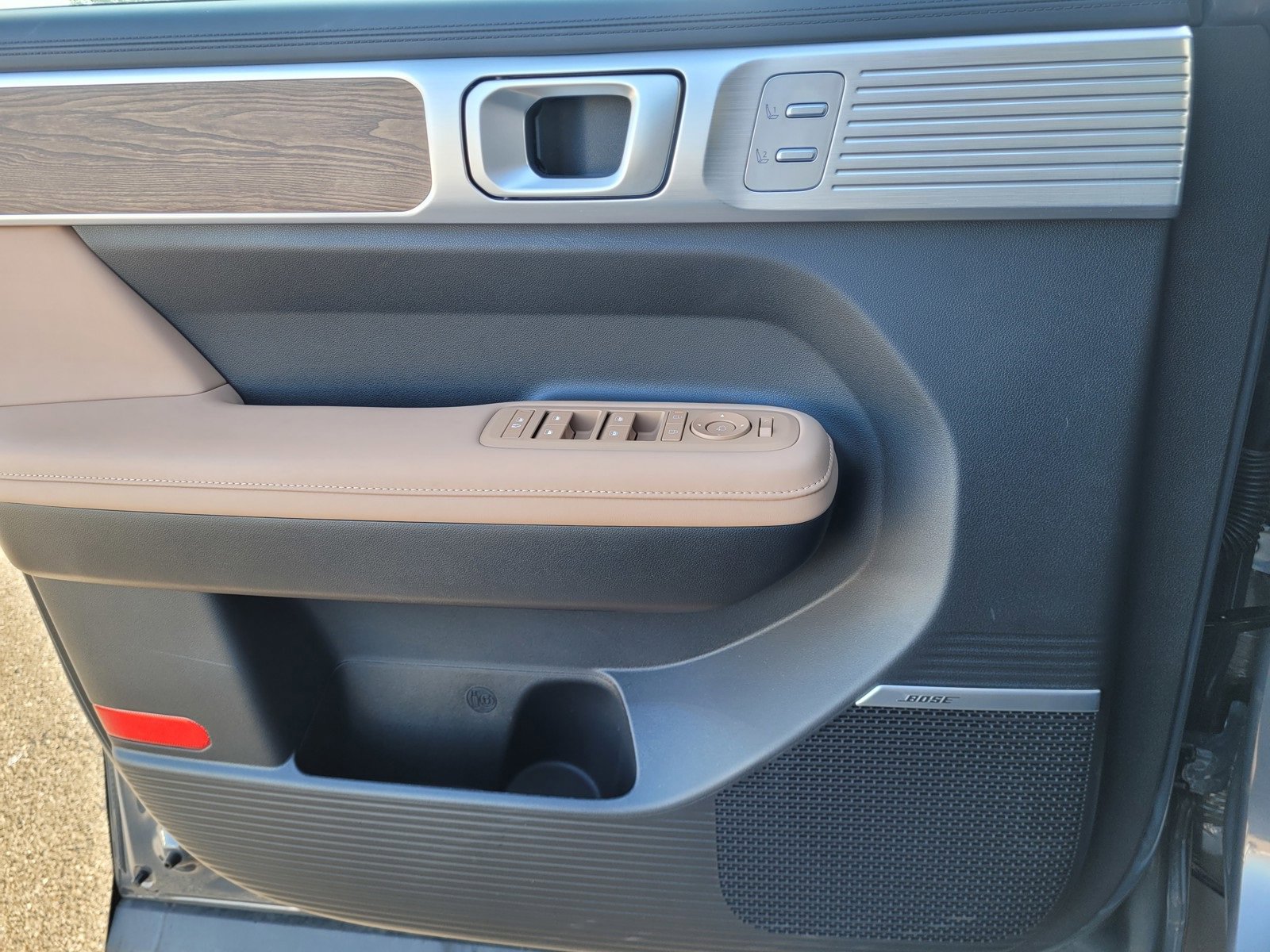 Used 2025 Hyundai Santa Fe Limited image 16