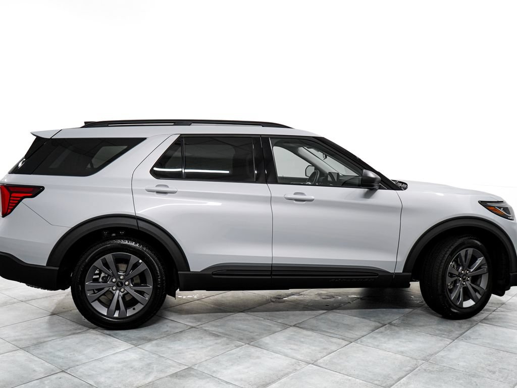 New 2026 Ford Explorer Active w/ Active Comfort Package AWD/4WD image 8
