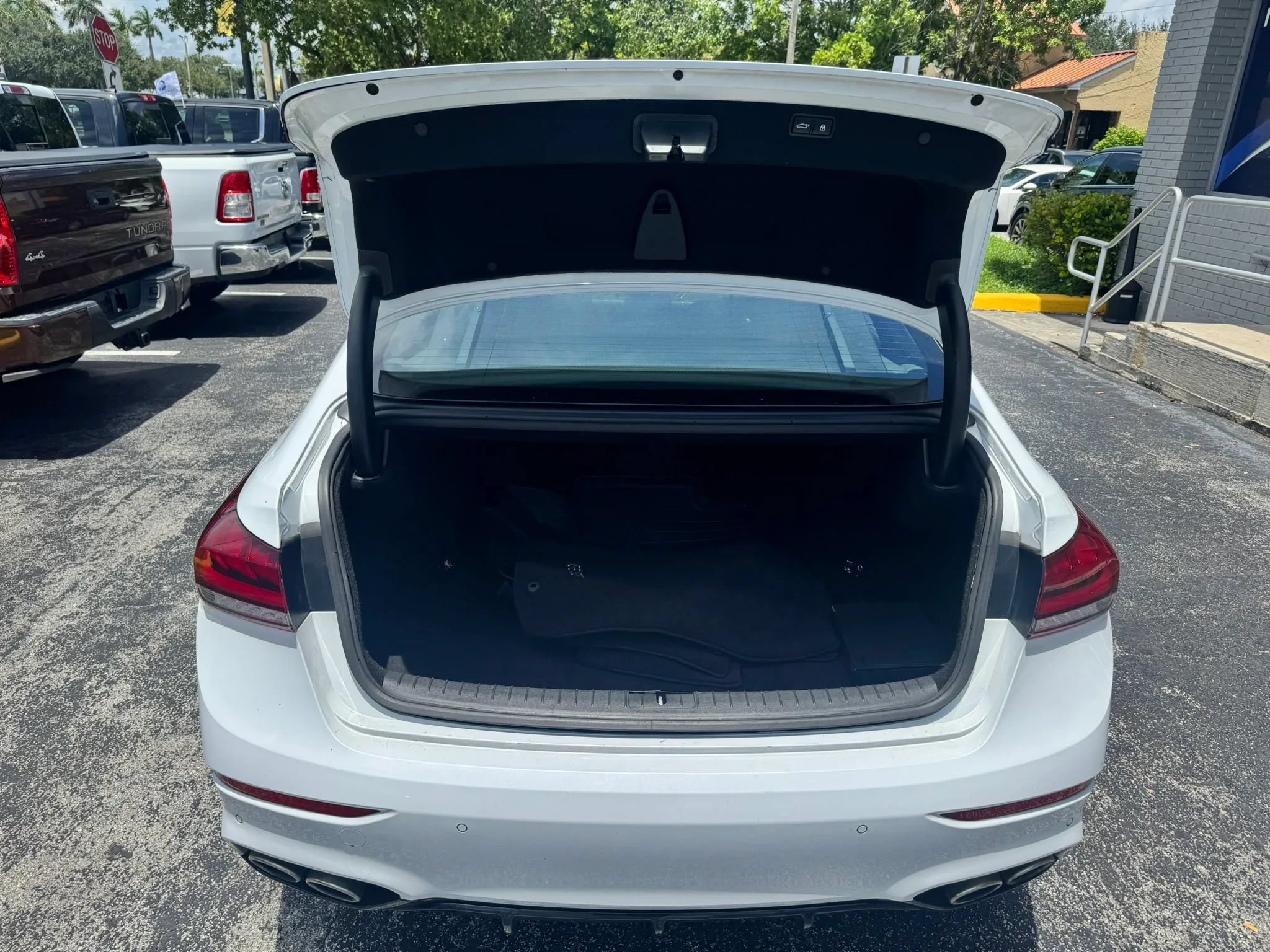 Used 2018 Genesis G80 3.3T Sport AWD/4WD image 8