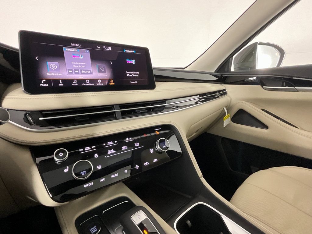 New 2025 INFINITI QX60 Pure FWD image 4