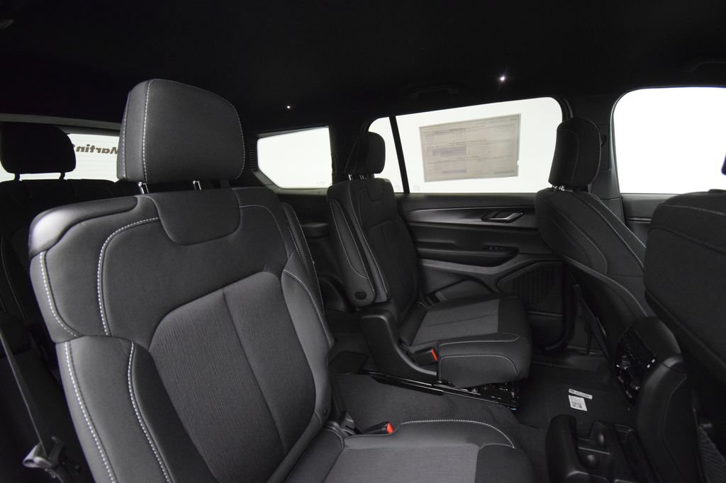 New 2026 Jeep Grand Cherokee L Laredo AWD/4WD image 17
