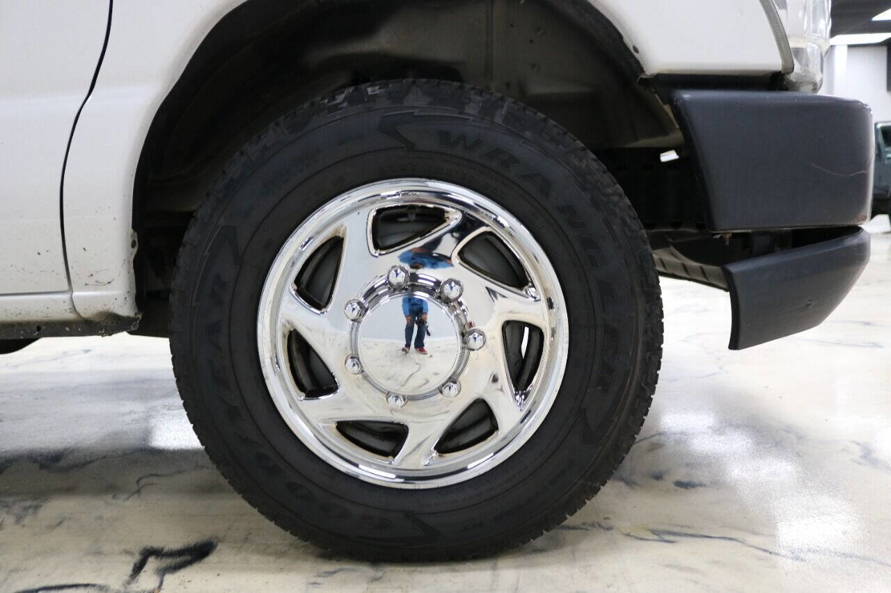 Used 2014 Ford E-150 and Econoline 150 w/ Power Group image 19