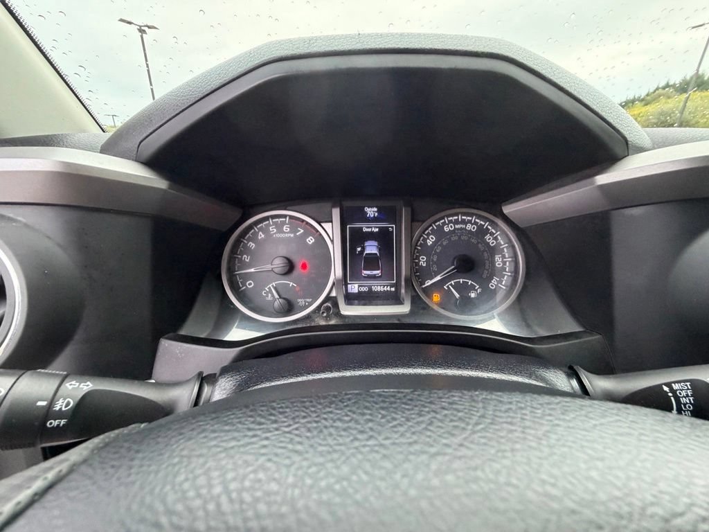 Used 2018 Toyota Tacoma SR5 AWD/4WD image 29