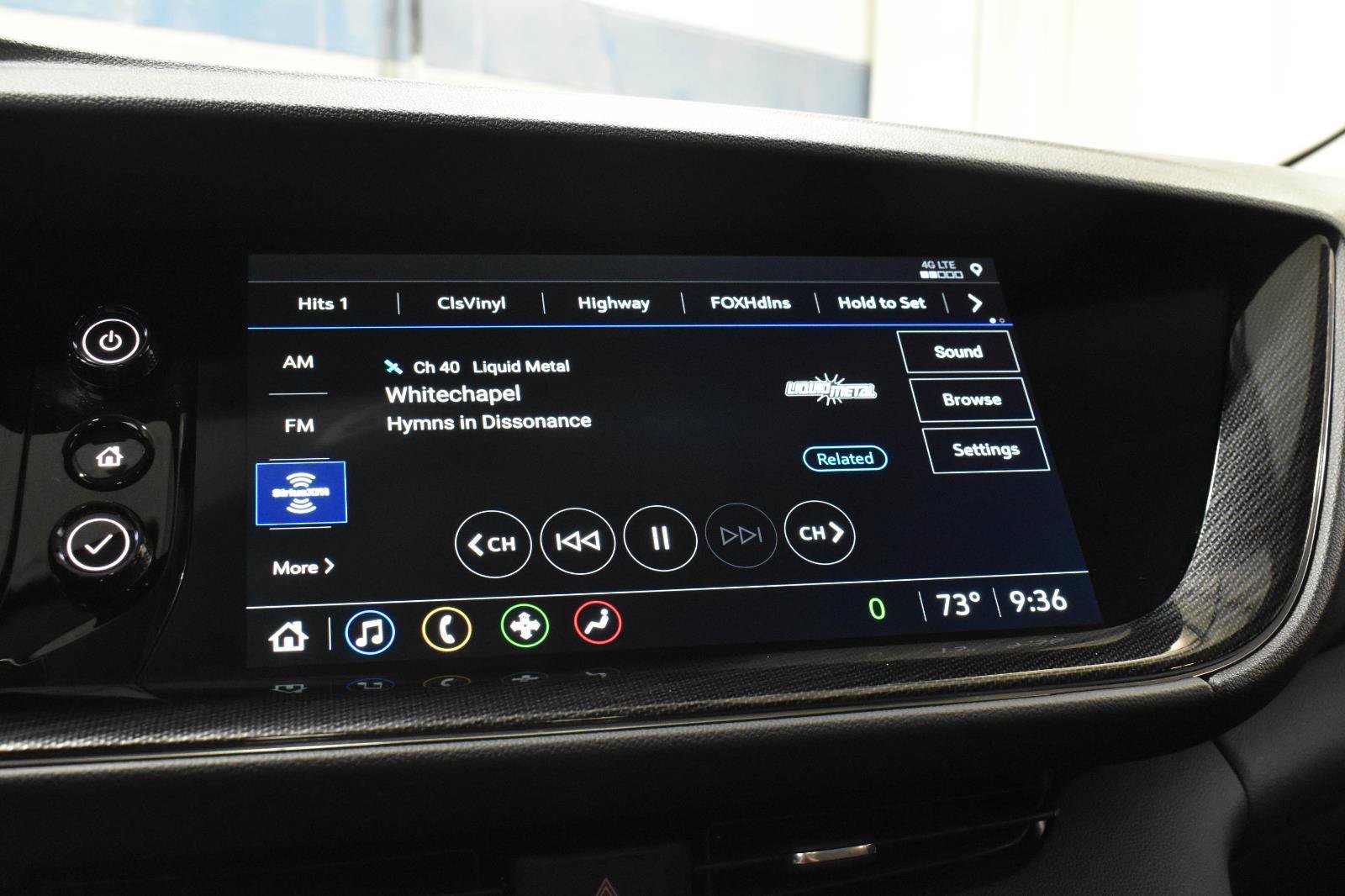 Used 2023 Buick Envision Essence w/ Sport Touring Package AWD/4WD image 17