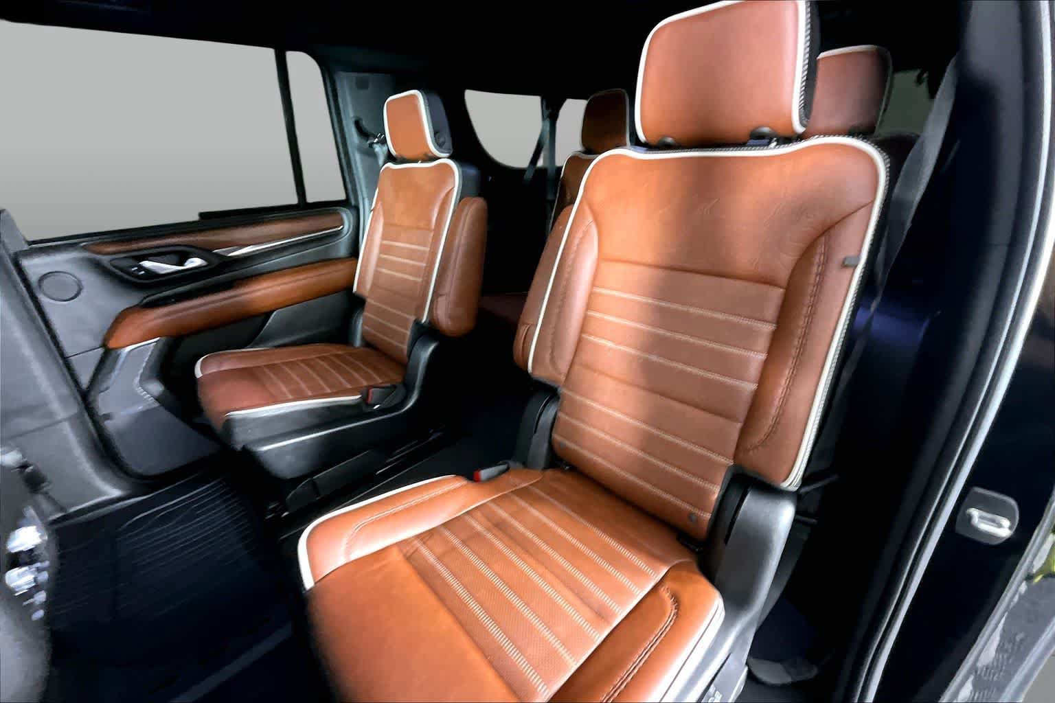 Used 2023 GMC Yukon XL Denali Ultimate AWD/4WD image 19