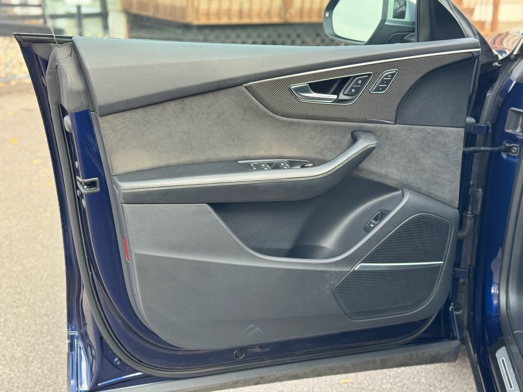 Used 2021 Audi SQ8 Prestige image 31