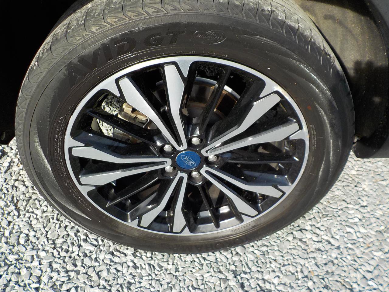 Used 2021 Ford Escape SE w/ SE Sport Appearance Package image 27