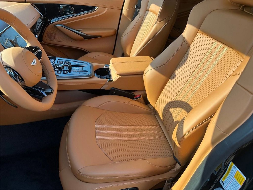 New 2026 Aston Martin DBX 707 image 6