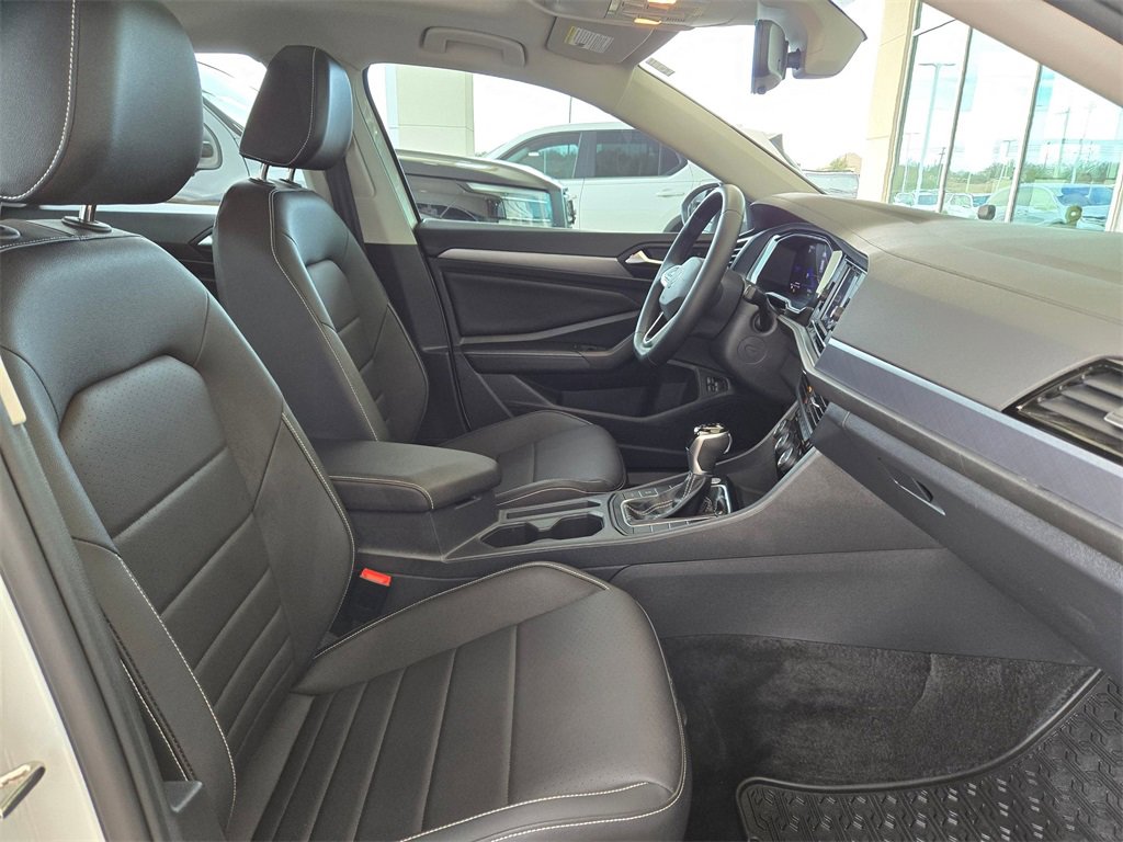 Used 2024 Volkswagen Jetta SE w/ Panoramic Sunroof Package image 23