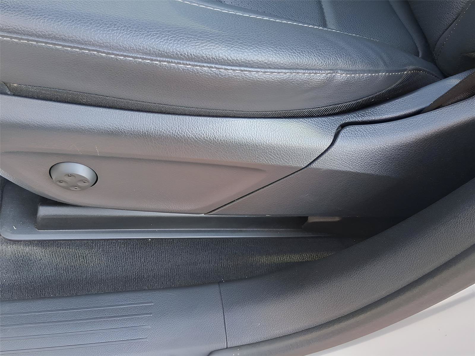 Used 2025 Mercedes-Benz GLE 350 4MATIC image 13