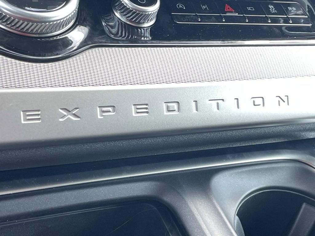 Used 2026 Ford Expedition Active image 29
