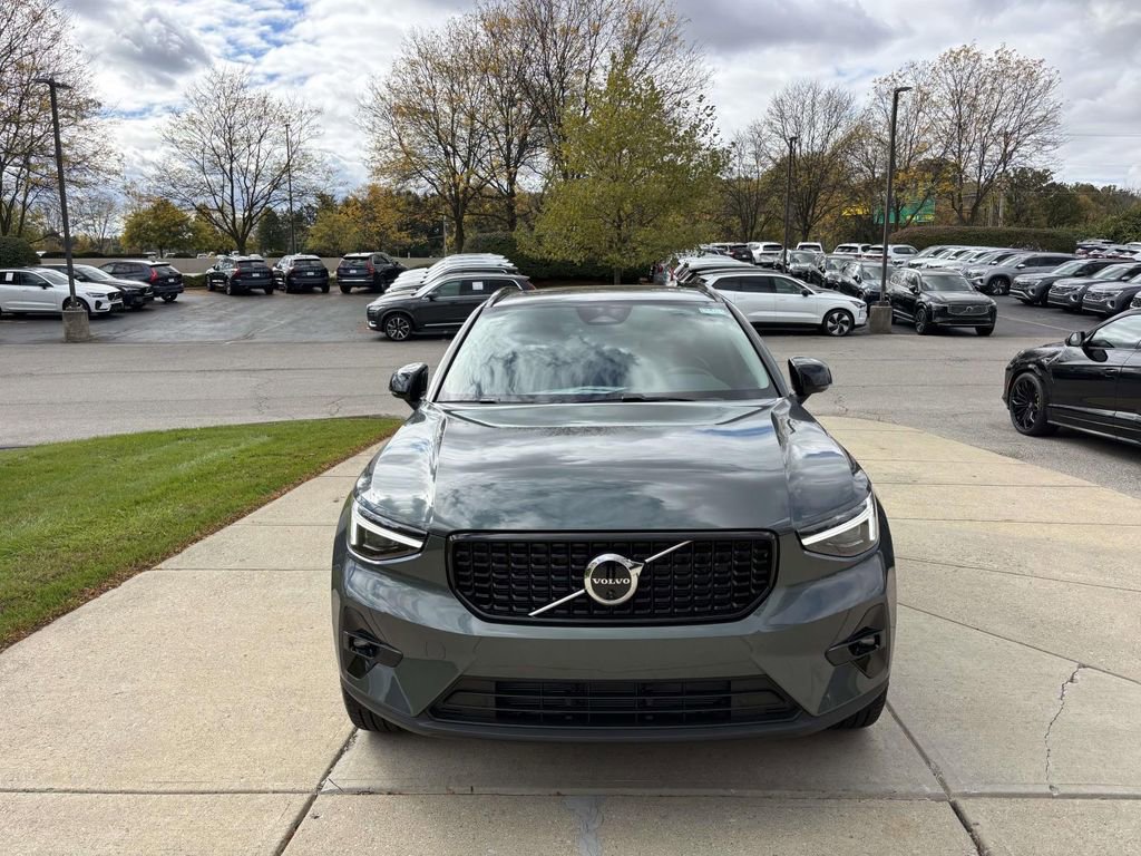 New 2026 Volvo XC40 B5 Ultra w/ Protection Package Premier image 2
