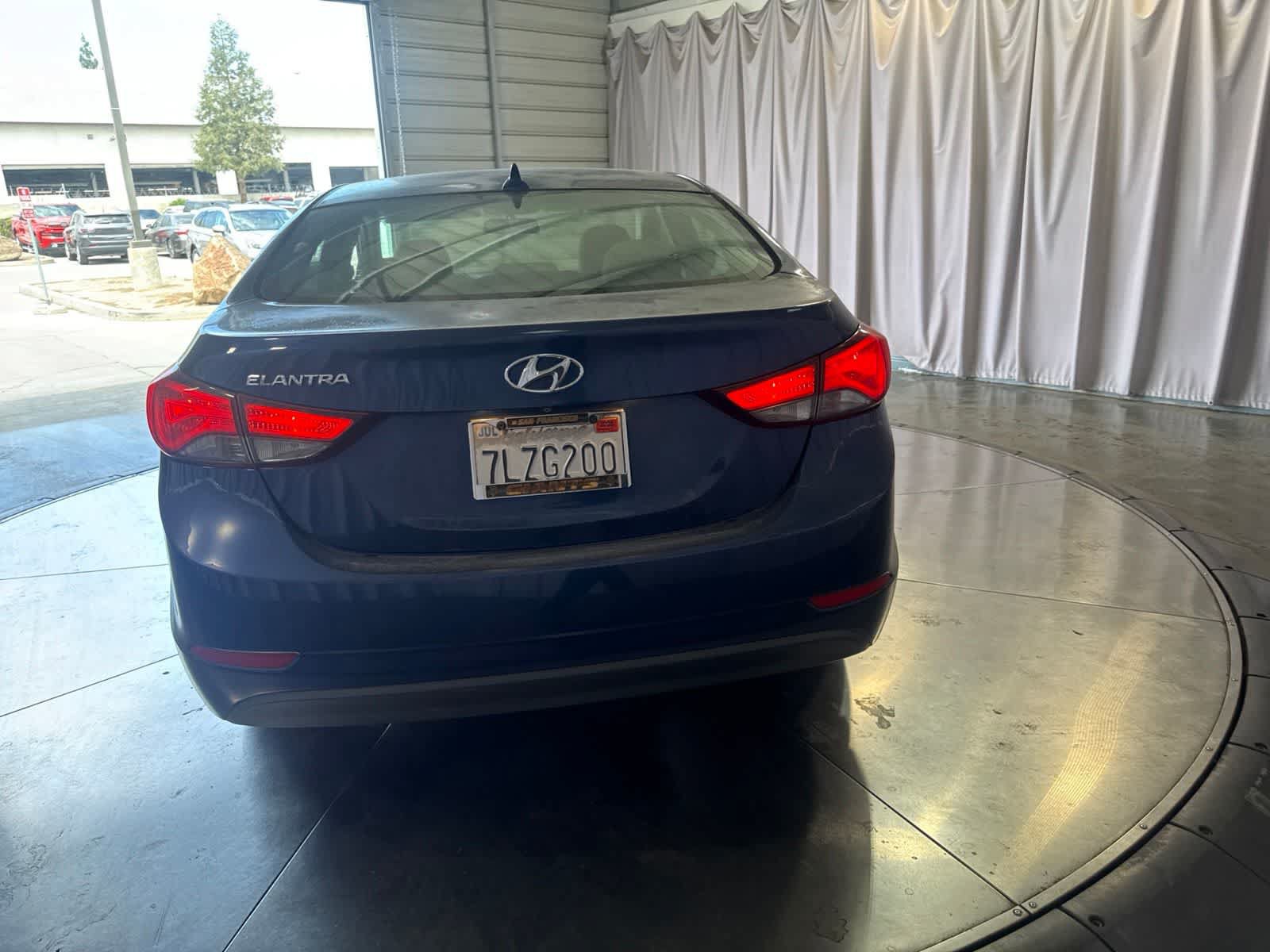 Used 2016 Hyundai Elantra SE w/ Option Group 02 FWD image 6