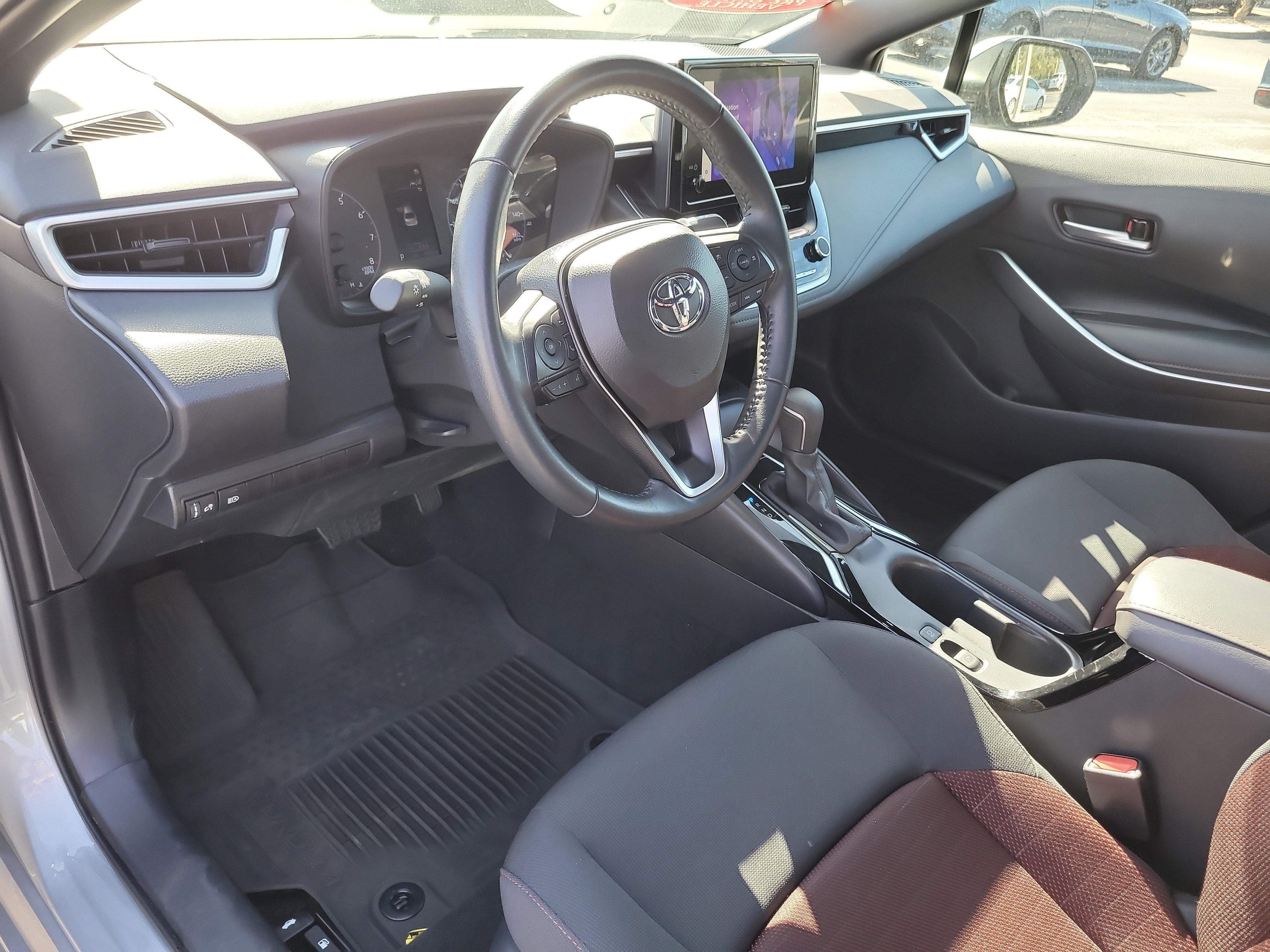 Certified 2025 Toyota Corolla SE image 18