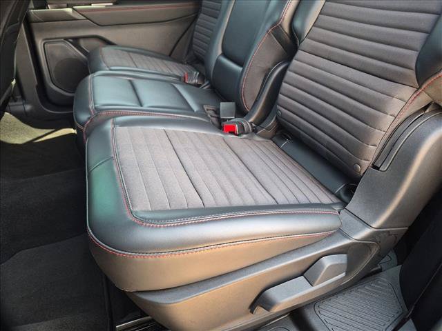 Used 2025 Ford Explorer ST-Line RWD image 18