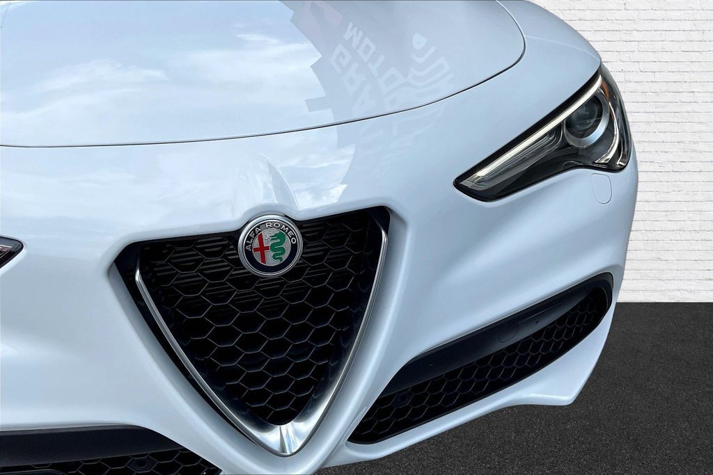 Used 2022 Alfa Romeo Stelvio Ti AWD/4WD image 33