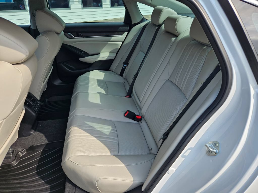 Used 2022 Honda Accord Touring image 19