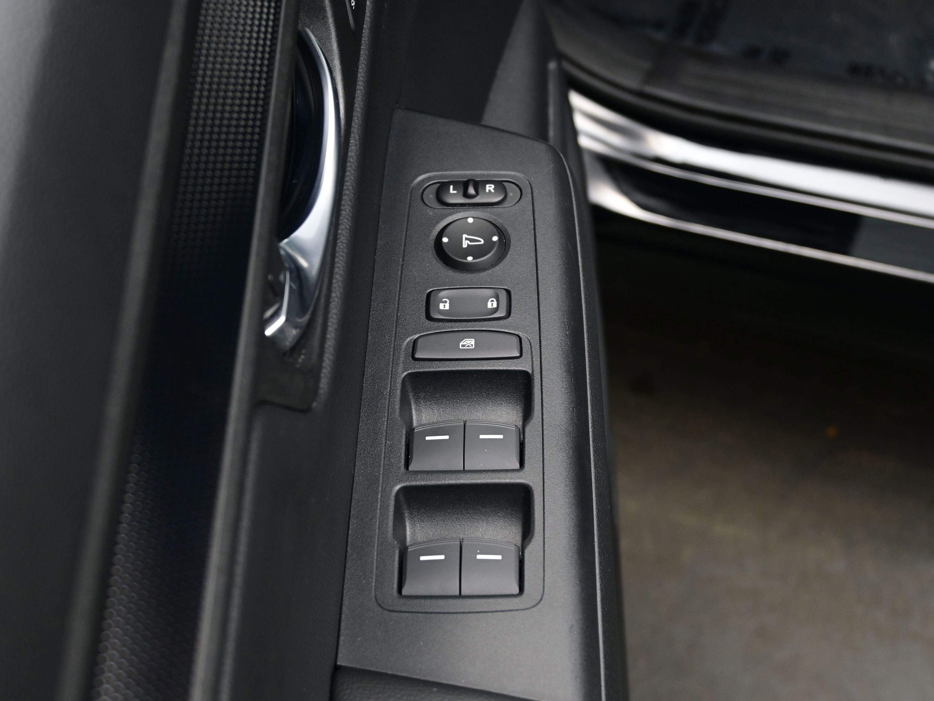 Used 2025 Honda CR-V Sport-L image 10