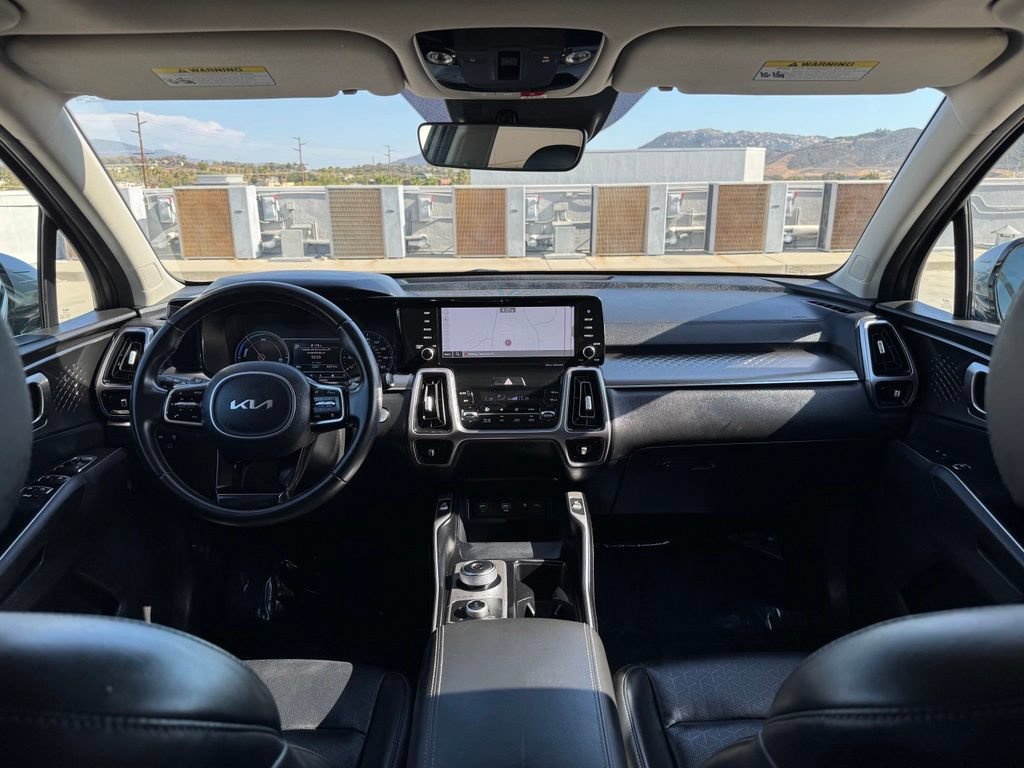 Used 2023 Kia Sorento EX w/ Panoramic Sunroof Package AWD/4WD image 11