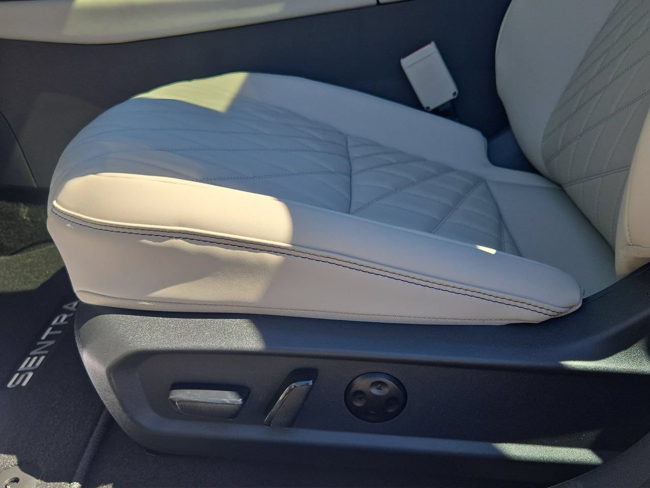 New 2026 Nissan Sentra SL w/ Floor Mat Package FWD image 30