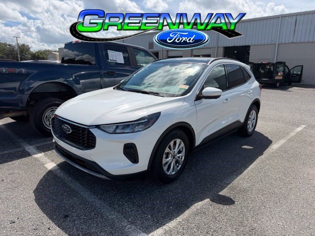 Used 2023 Ford Escape Active w/ Tech Pack #2 FWD image 1